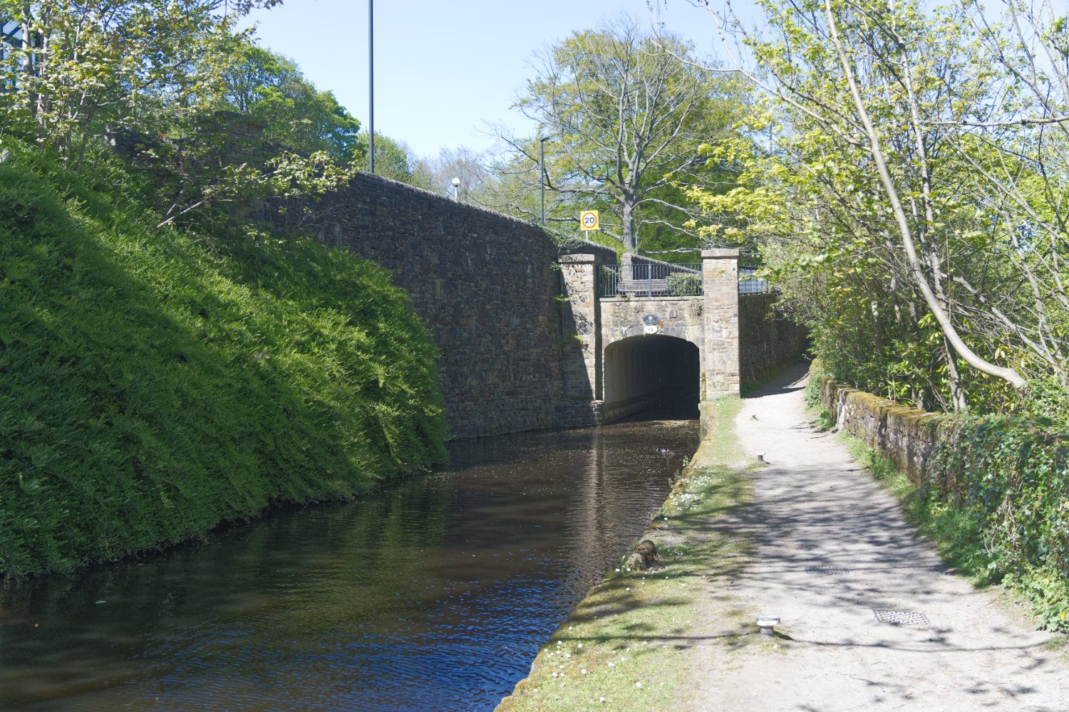 Huddersfield 10C