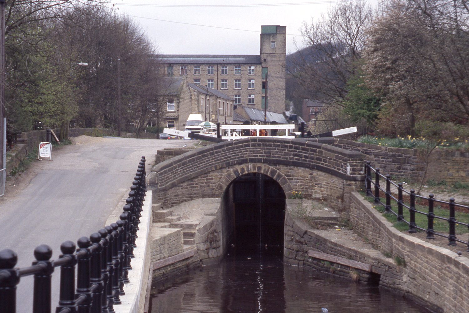 huddersfield 25B