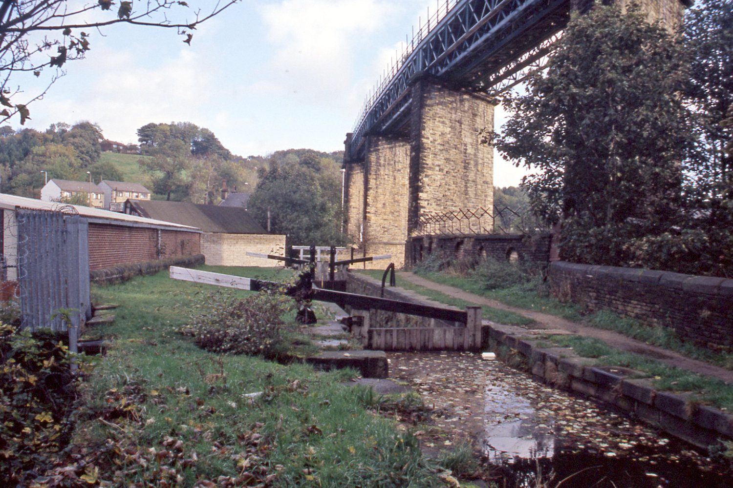 huddersfield 32B